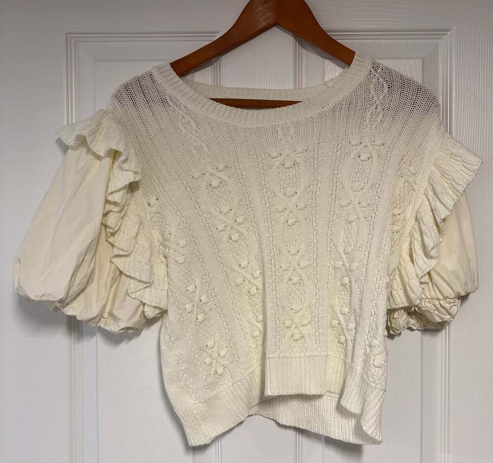 Gilli Sweater Size S Cream Cable Knit Ruffle Puff Sleeve Top